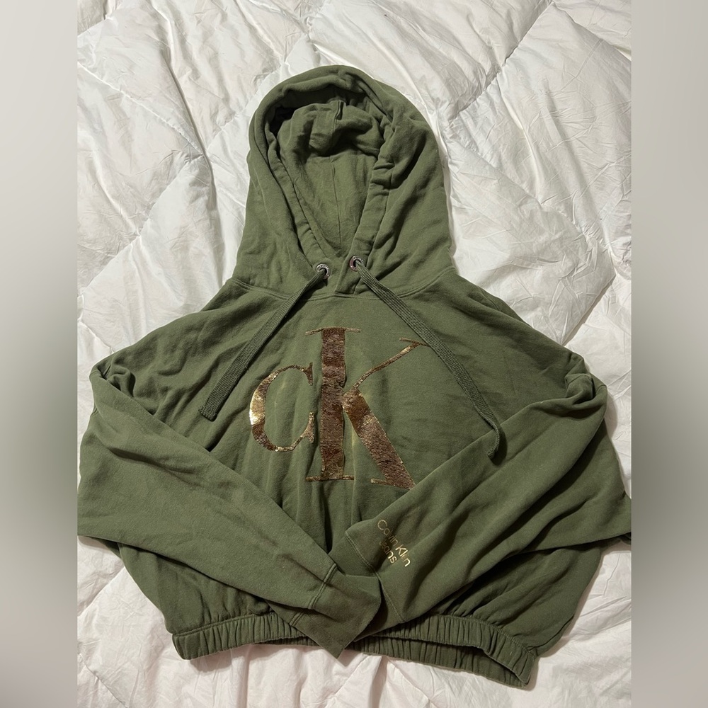 🧣🍁🌸💚Calvin Klein crop top olive green and gold sequence sweat shirt